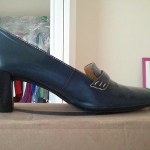 Liz Claiborne Navy 3" Leather Heel